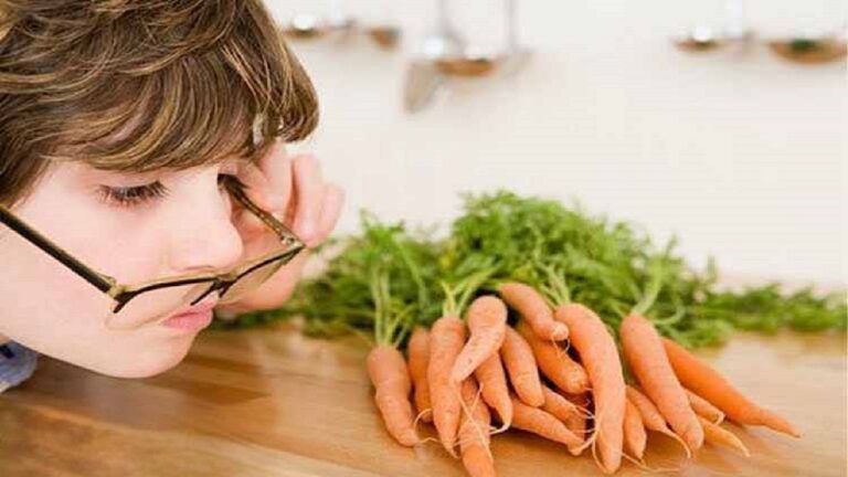 این مواد غذایی به سلامت چشم‌های شما کمک می‌کنند!