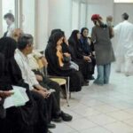 قطعی برق در مطب‌ها؛ بیماران بلاتکلیف، پزشکان با بادبزن!