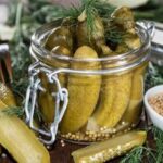 آیا لایه سفید روی آب خیارشورهای فله خطرناک است